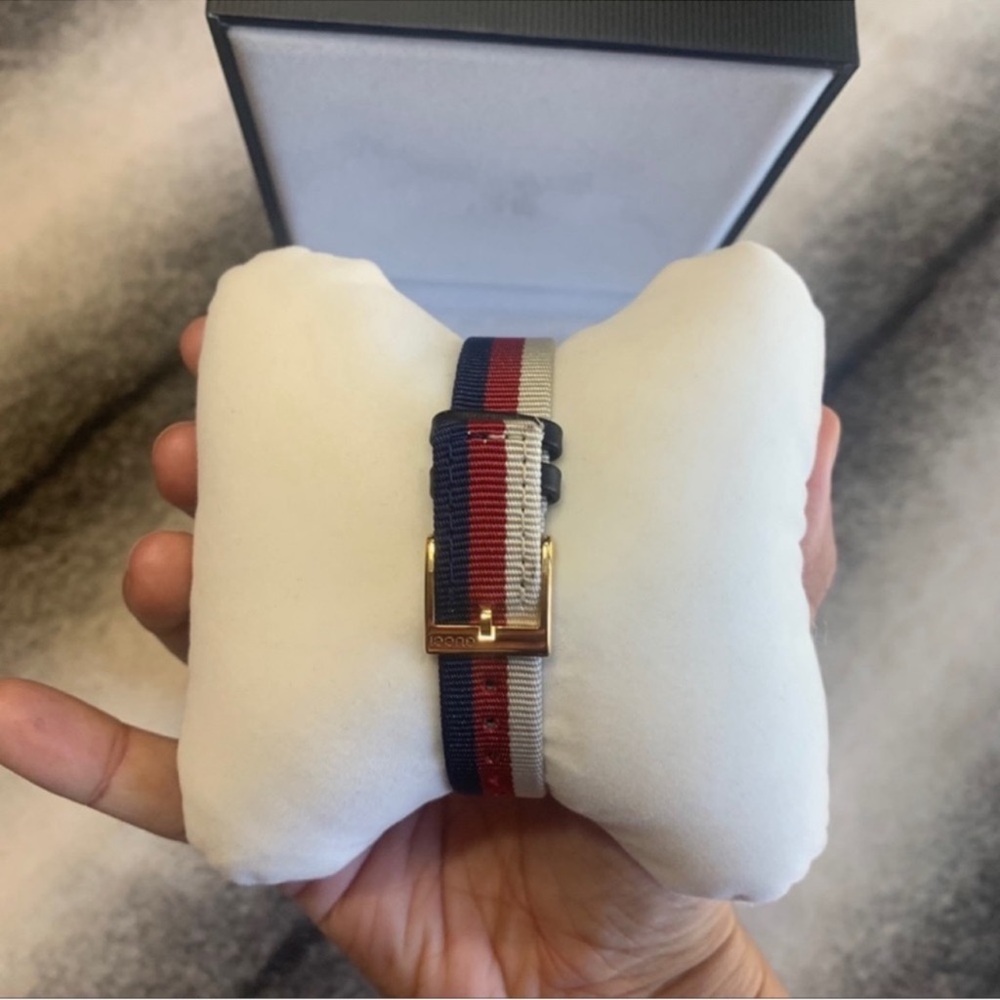 Gucci G- Frame Logo Red White Blue Watch YA147405 - Picture 6 of 15